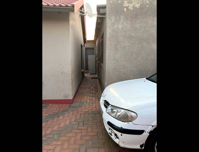 3 BEDROOM HOUSE FOR SALE IN PROTEA GLEN